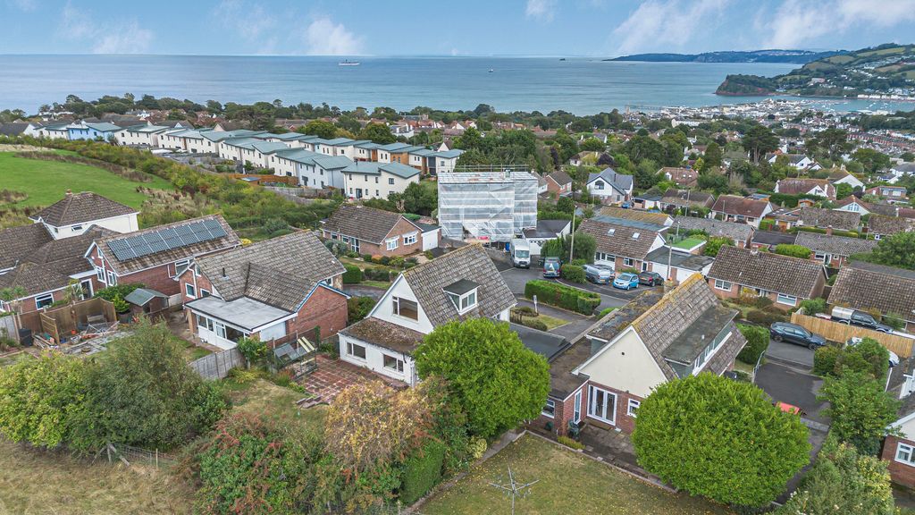 Property photo 2 of 20