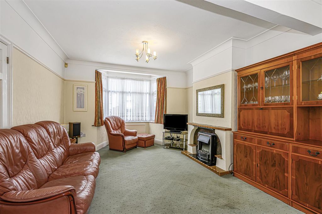 Property photo 3 of 21