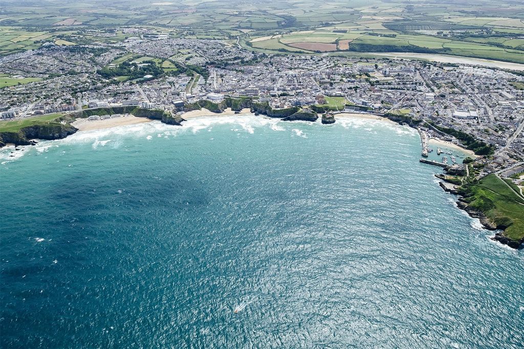 Property photo 2 of 29 Picture No. 30