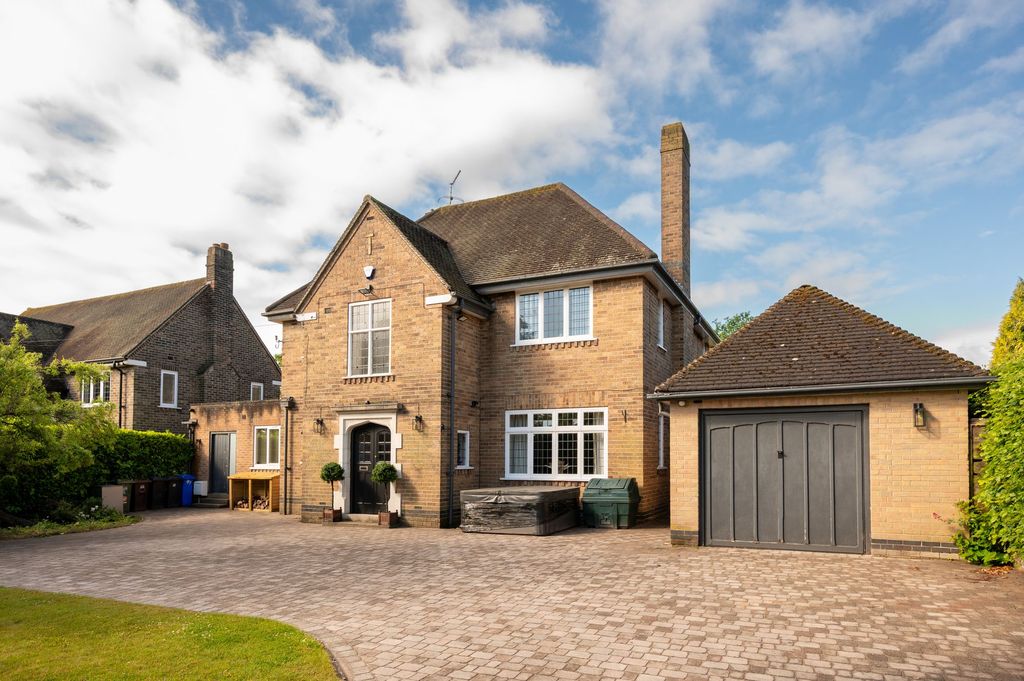 Property photo 1 of 60