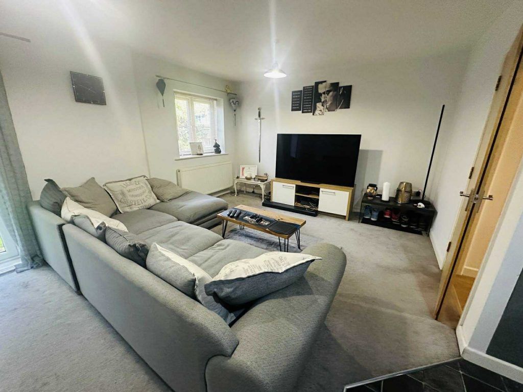 Property photo 3 of 7