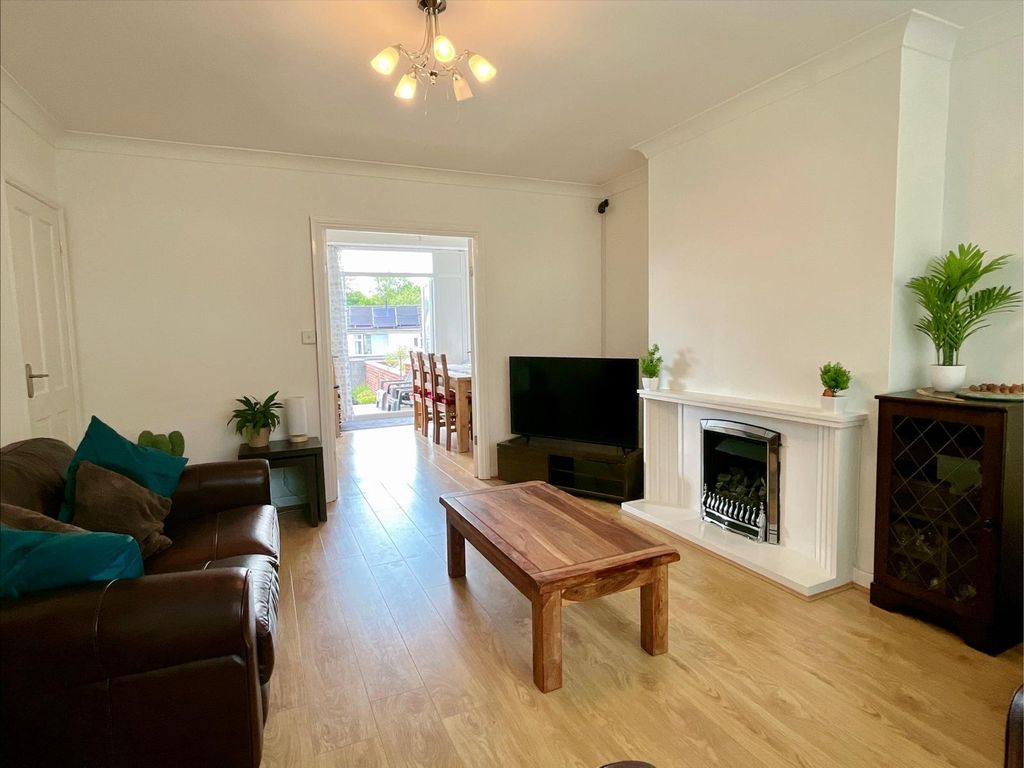 Property photo 2 of 22
