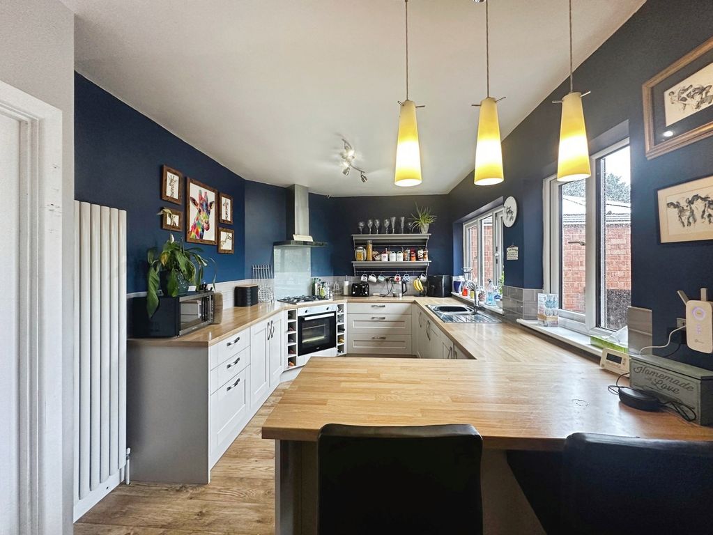 Property photo 2 of 16 Kitchen