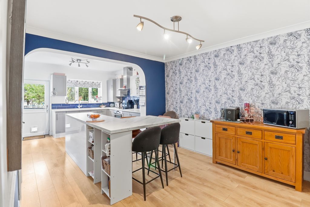 Property photo 3 of 29 Img_5268-2