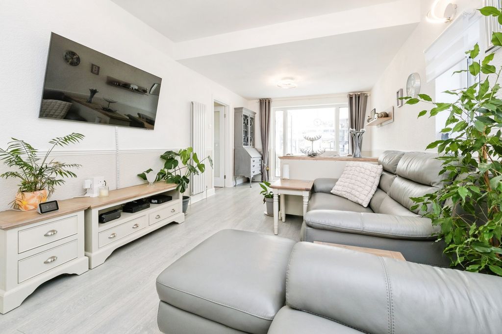 Property photo 2 of 26 Pbox-Img.Jpg