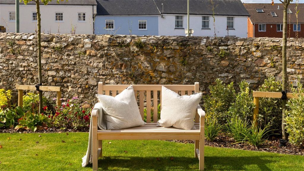 Property photo 2 of 18 Picture No. 41