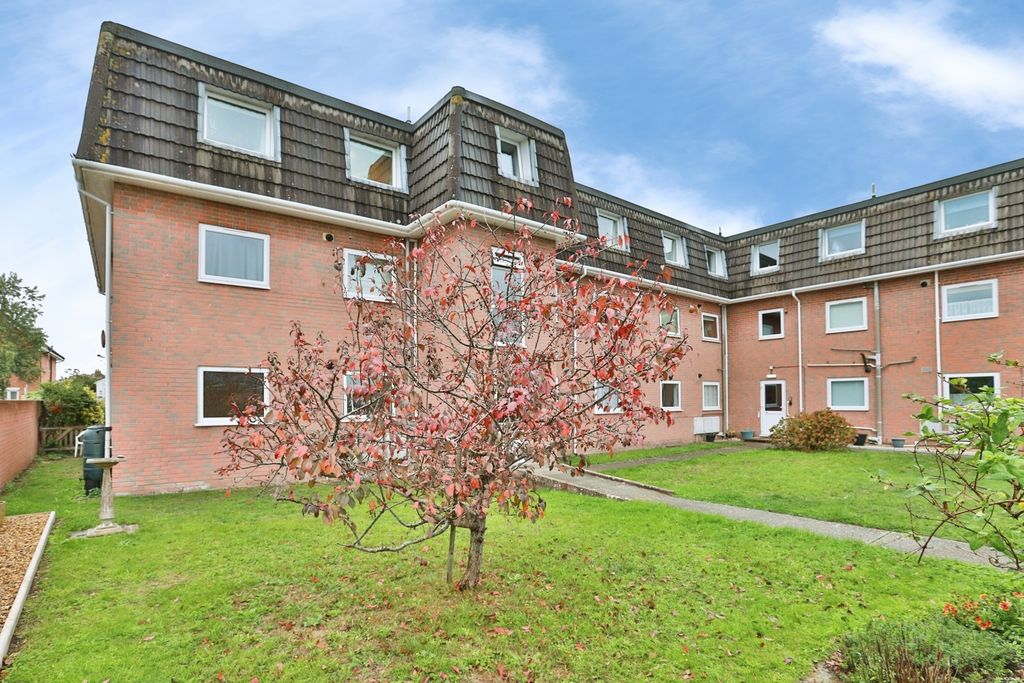 Property photo 1 of 17 Pbox-Img.Jpg