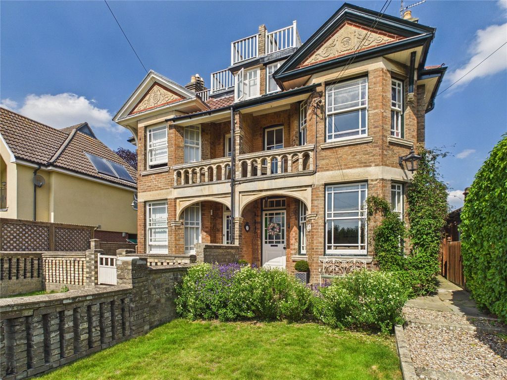 Property photo 1 of 28 Picture No. 45