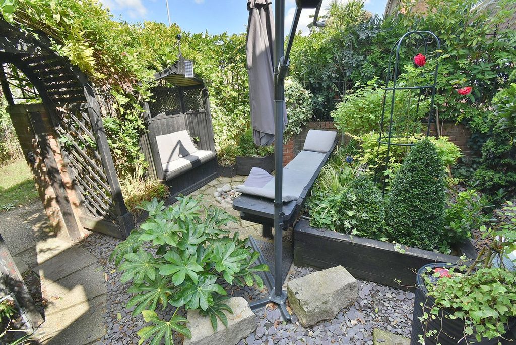 Property photo 2 of 22