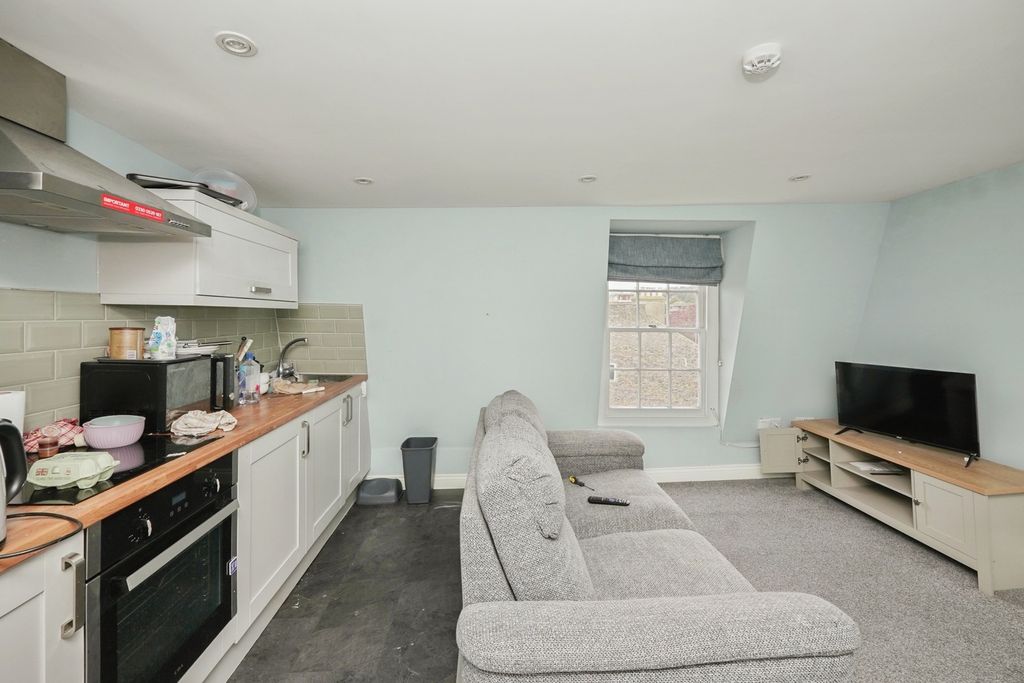 Property photo 2 of 17 Photo
