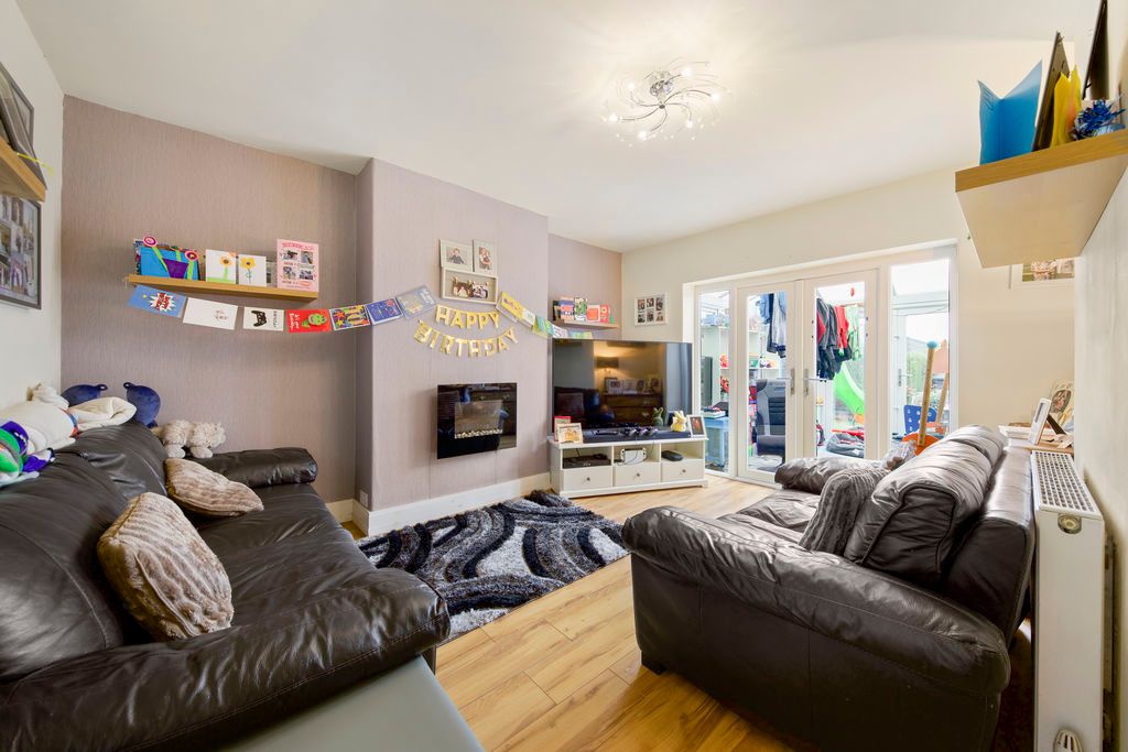 Property photo 2 of 26 Living-Room