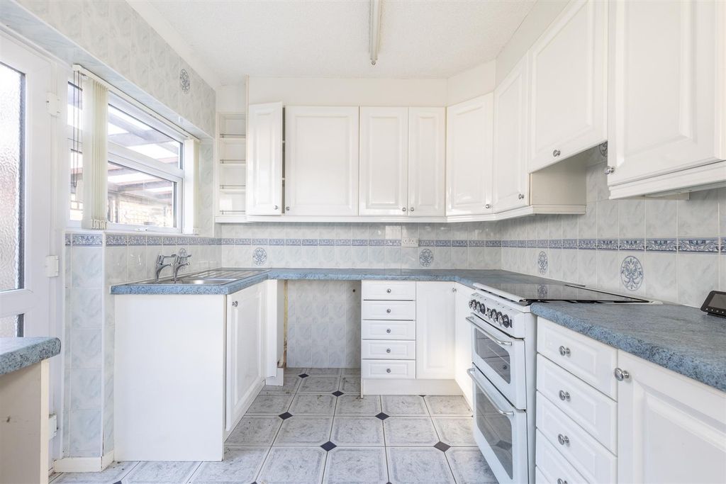 Property photo 3 of 21 10Kiplingway-13.Jpg