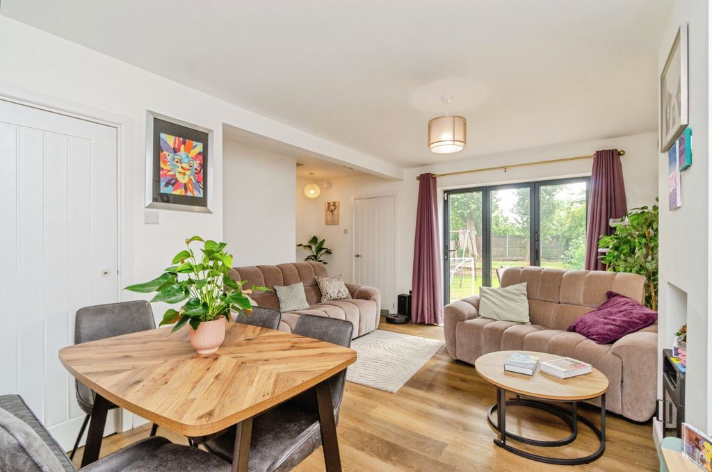 Property photo 2 of 15 Lounge/Diner