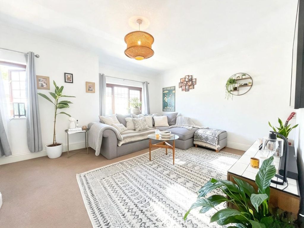 Property photo 2 of 7