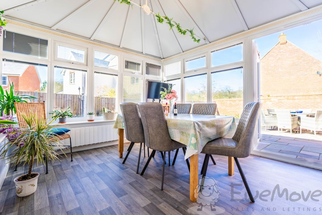 Property photo 3 of 16 Sun-Dining Room