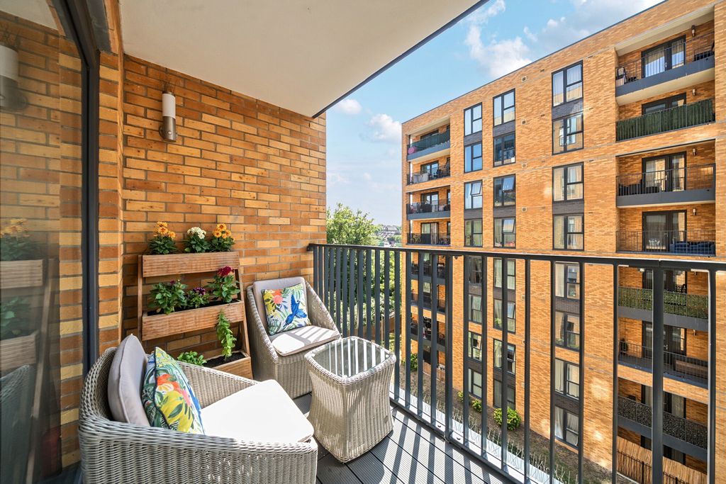 Property photo 2 of 19 1482023-15-6A3944...