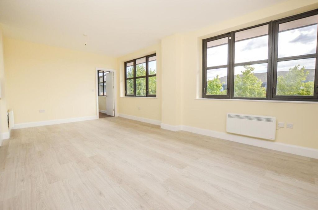 Property photo 2 of 6