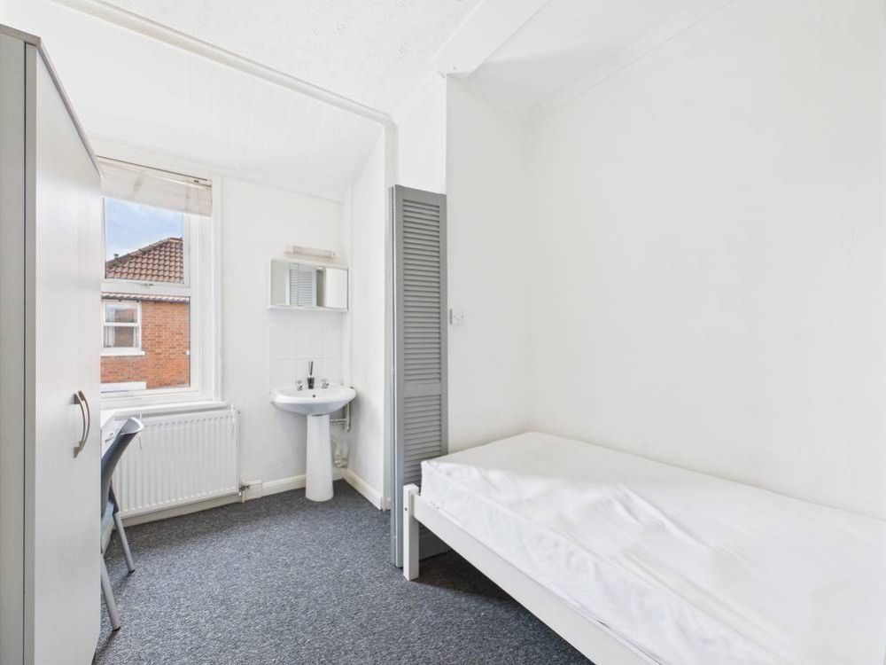 Property photo 1 of 7 Cam03062G0-Pr0170-Still001-Thumbnail-H750-70