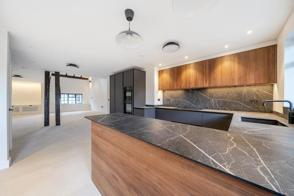 Property photo 2 of 17 Kitchen