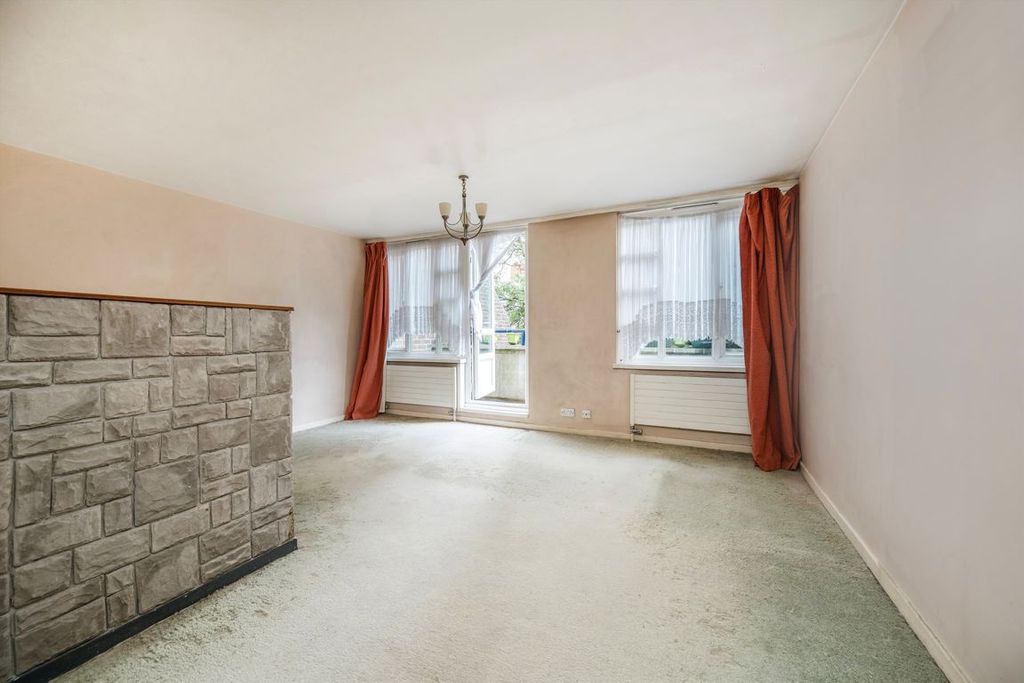 Property photo 3 of 6