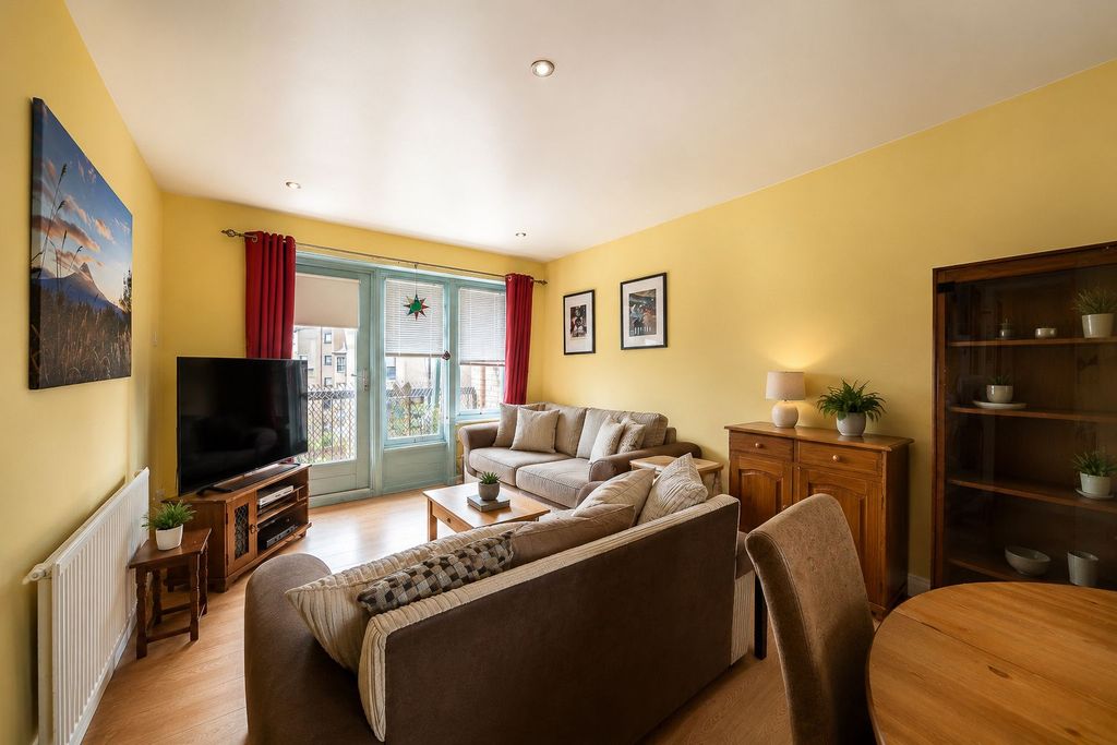 Property photo 3 of 8