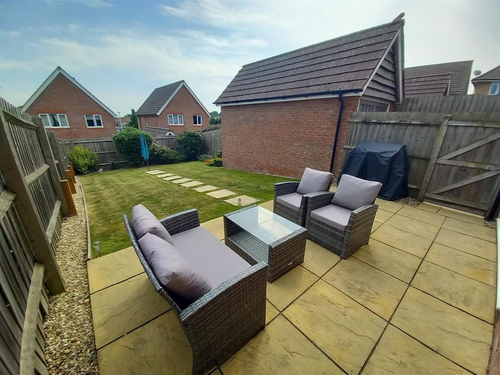 Property photo 2 of 12 17 Hughes Gdnd Rear Gdn.Jpg