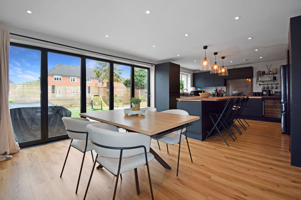 Property photo 2 of 24