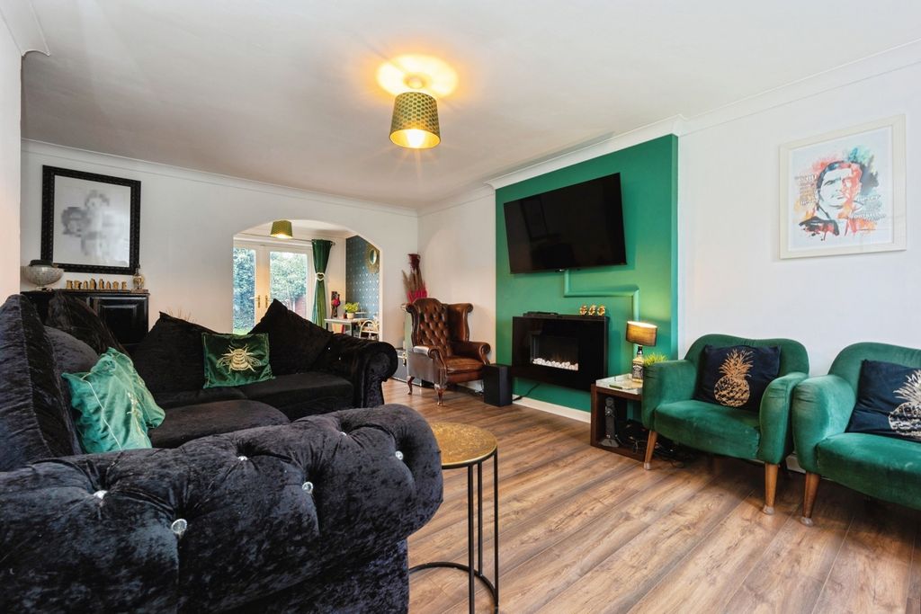 Property photo 3 of 23 Pbox-Img.Jpg