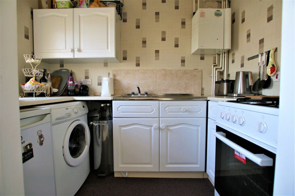 Property photo 2 of 3