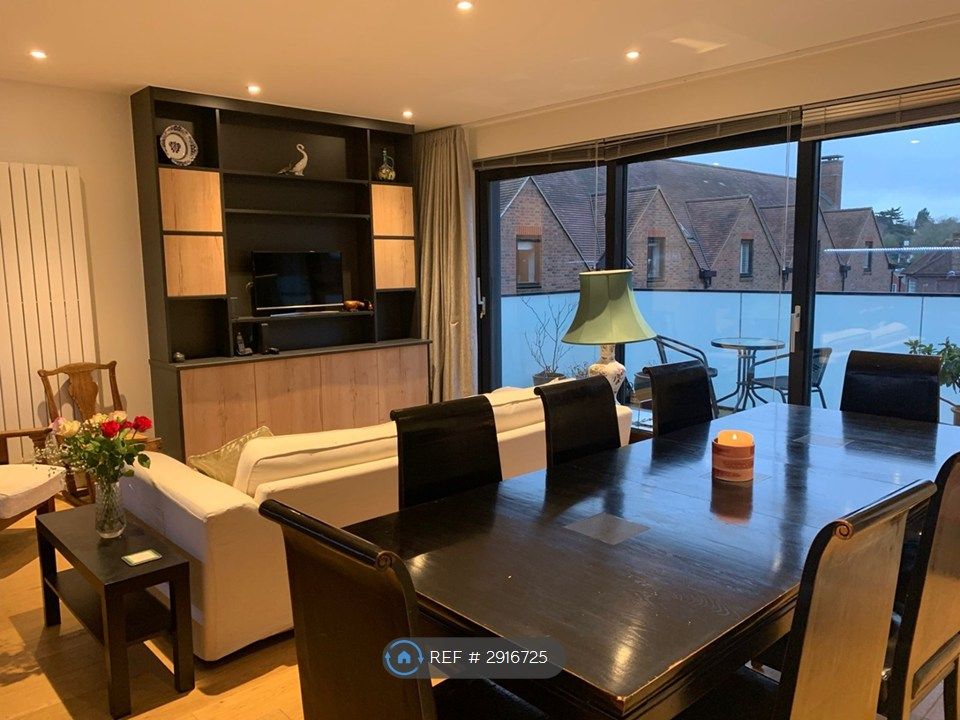 Property photo 2 of 21 Living / Dining