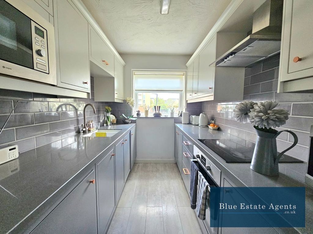 Property photo 2 of 13 Kitchen