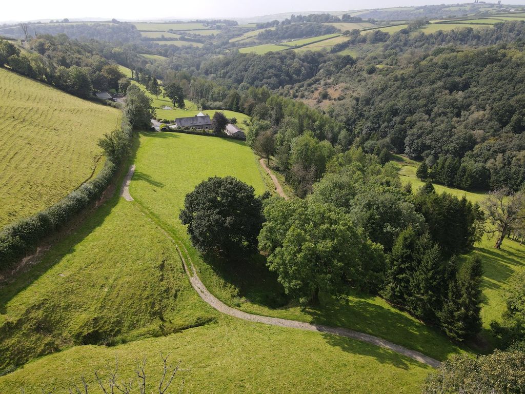 Property photo 2 of 47
