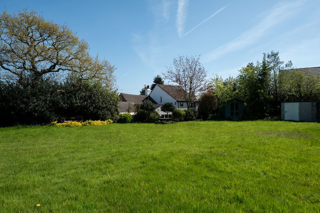 Property photo 2 of 43 Photo 35