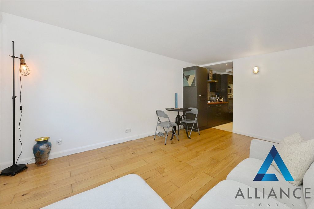 Property photo 3 of 8 Picture No. 06