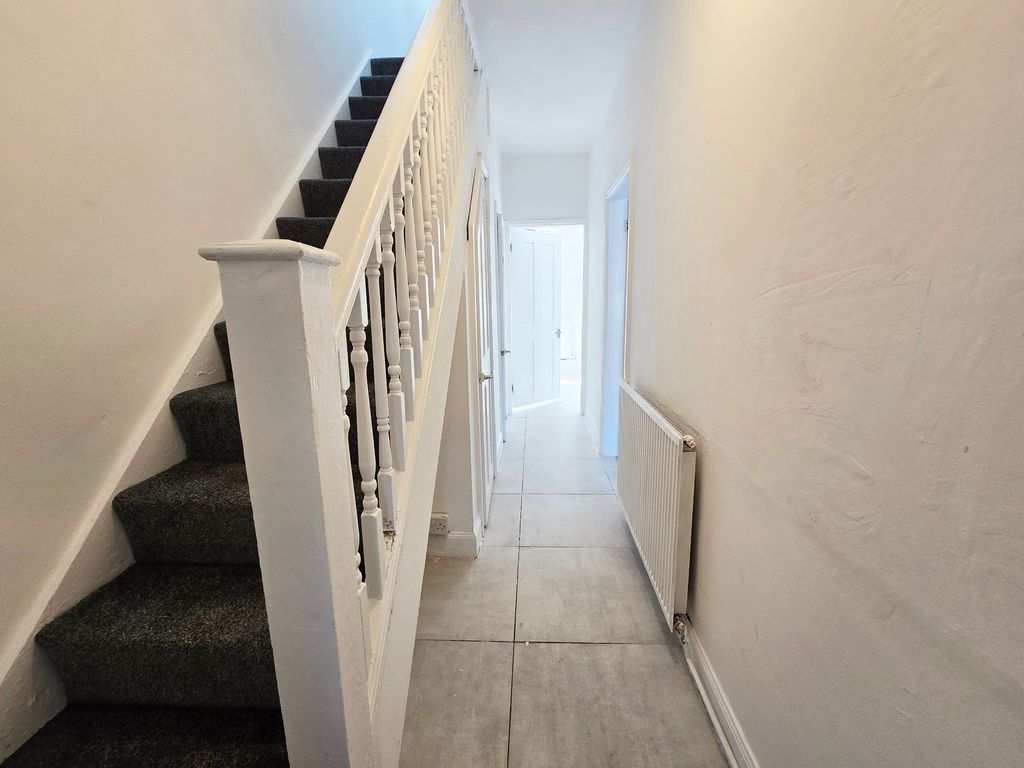 Property photo 2 of 12 Hallway