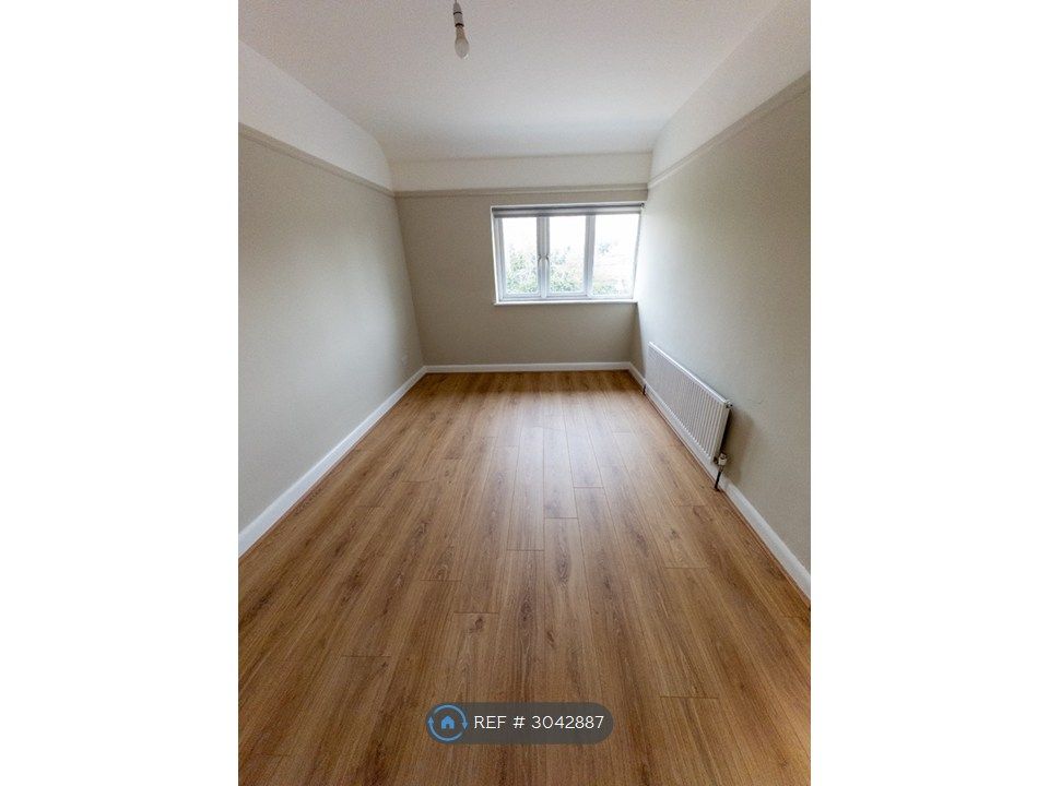 Property photo 1 of 8 Bedroom