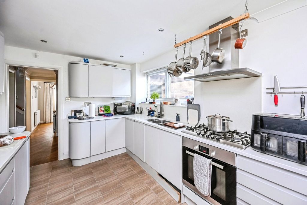 Property photo 3 of 17 Photo