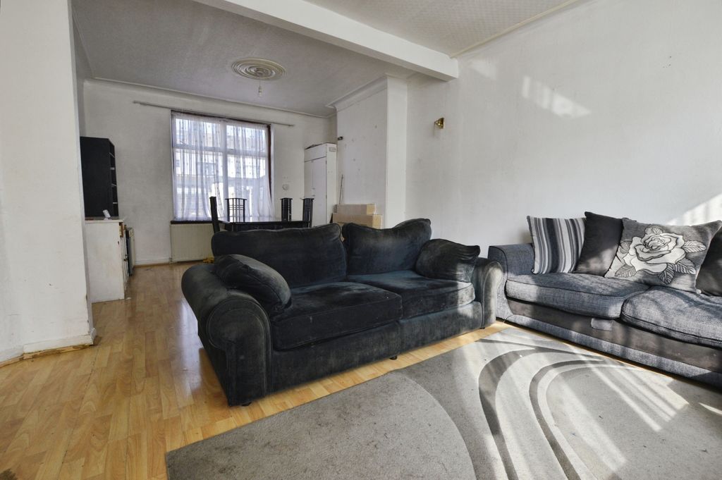 Property photo 2 of 10 Pbox-Img.Jpg