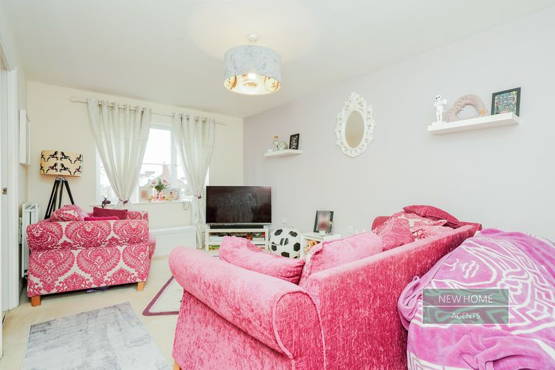 Property photo 3 of 12 Photo 8