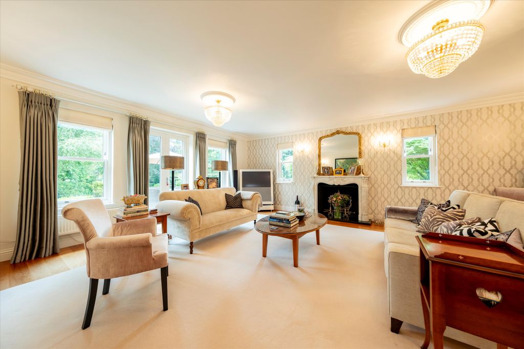 Property photo 3 of 18 Image