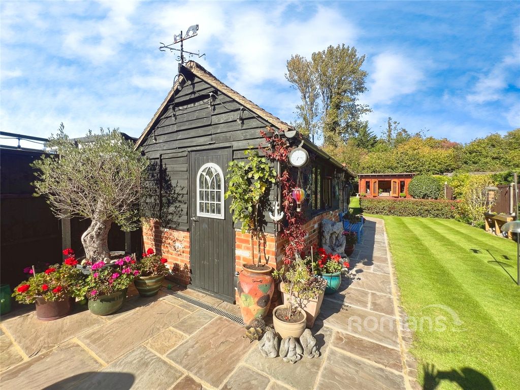 Property photo 2 of 28 Picture No. 08