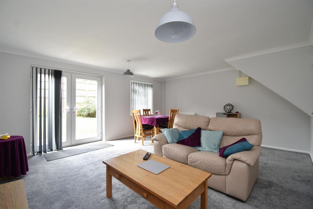 Property photo 2 of 18 Living Room