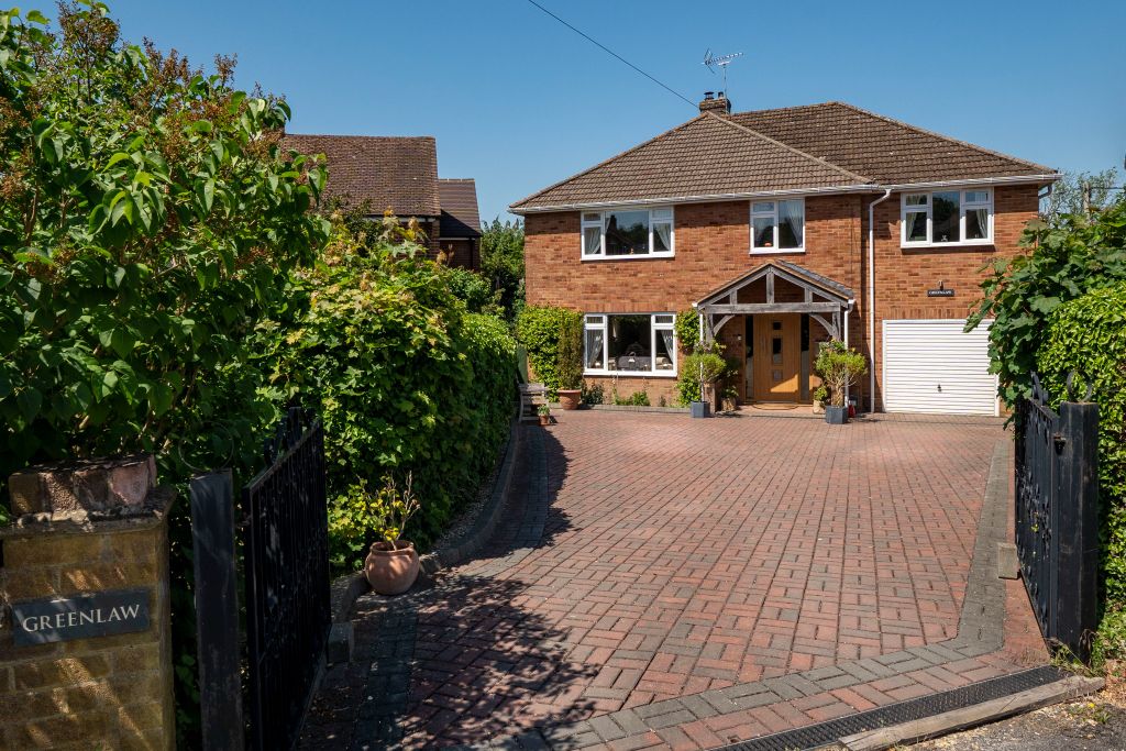 Property photo 1 of 28