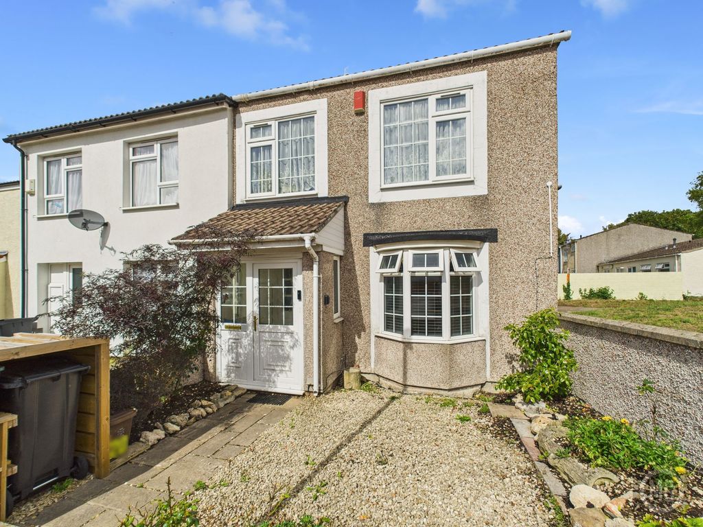 Property photo 1 of 18 House Front
