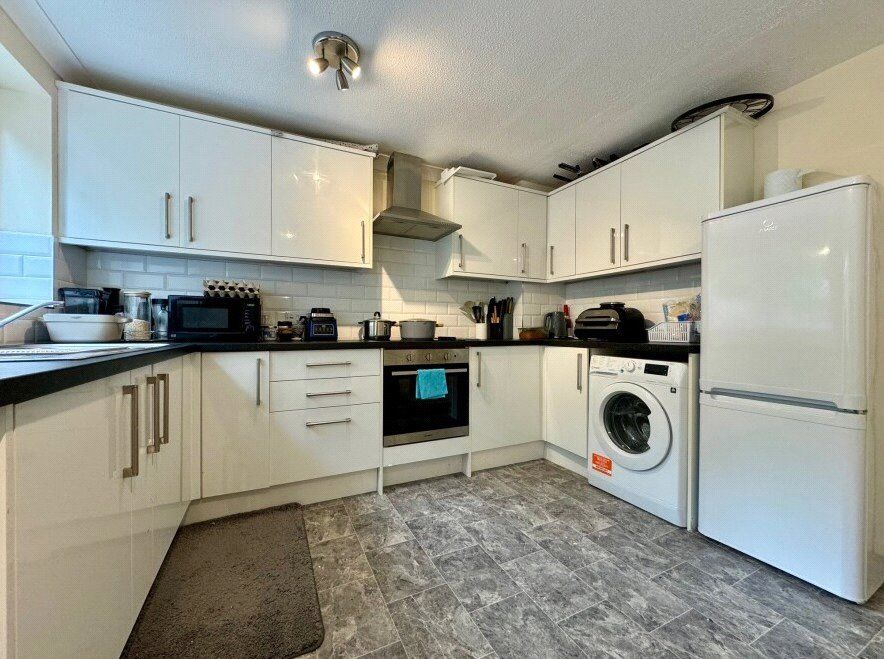 Property photo 2 of 12 Picture No. 16