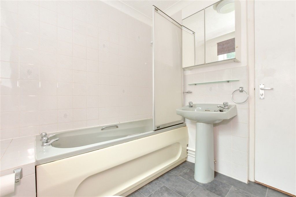 Property photo 3 of 7 Bathroom