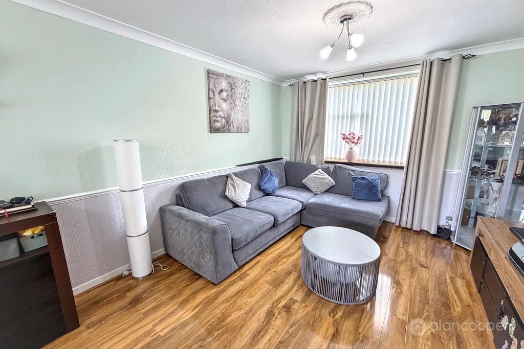 Property photo 3 of 17 5118065
