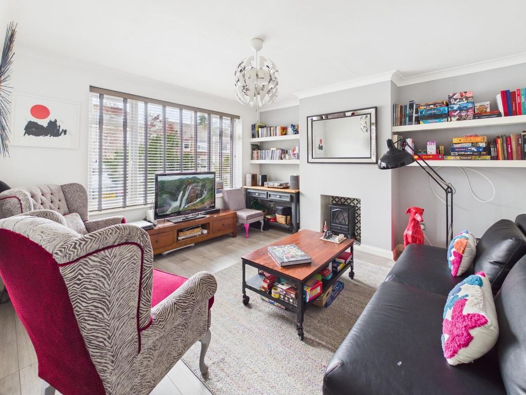 Property photo 2 of 28 Cam01576G0-Pr0354-Still003.Jpg