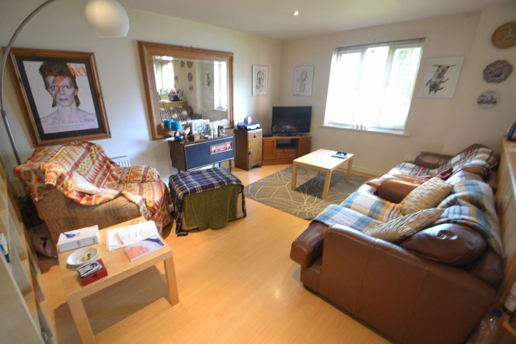 Property photo 2 of 9 Photograph 2