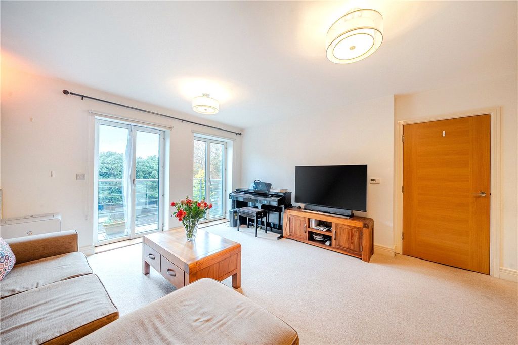 Property photo 2 of 12 Picture No. 02